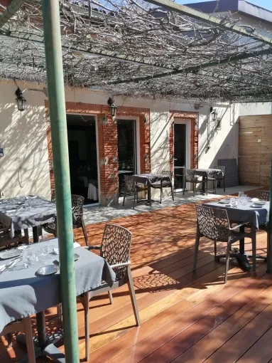 La terrasse est ouverte chez Le Néphilim, Escalquens, Le Néphilim